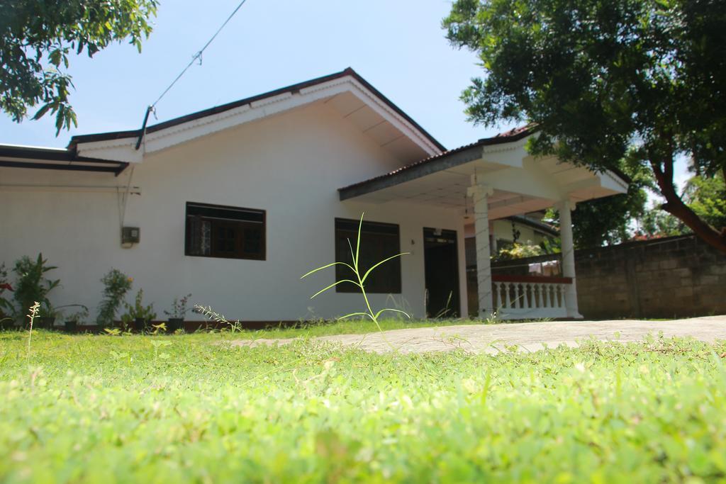 Mirissa White House Otel Dış mekan fotoğraf