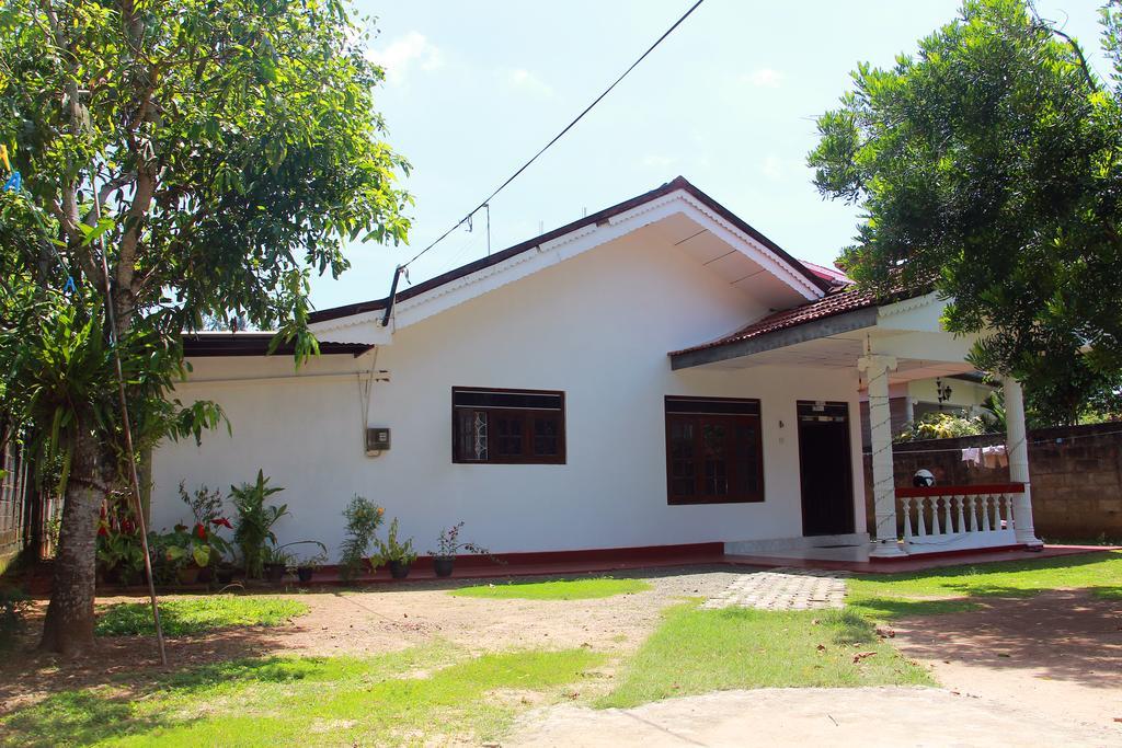 Mirissa White House Otel Dış mekan fotoğraf