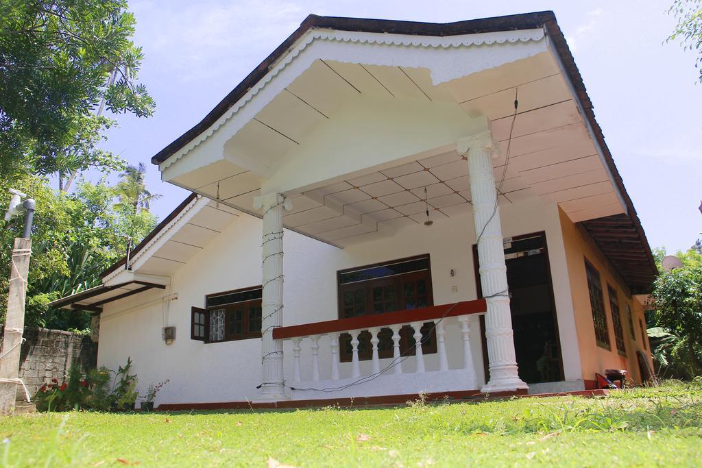 Mirissa White House Otel Dış mekan fotoğraf